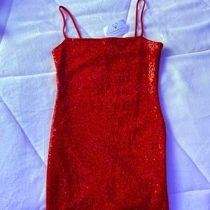 RED SEQUENCE WINDSOR SHORT DRESS